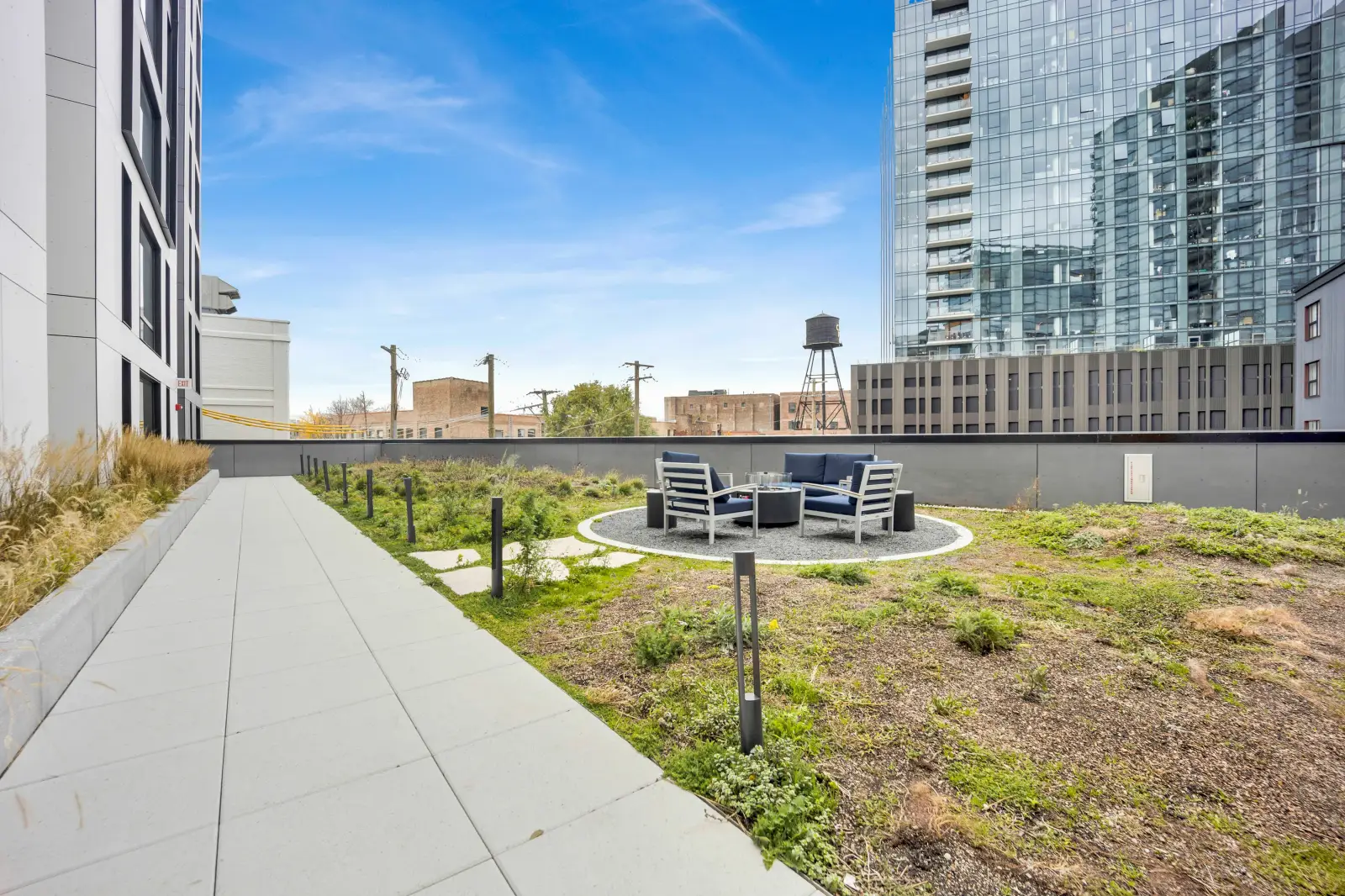 Outdoor terrace at Post Chicago - Lincoln Park furnished apartments