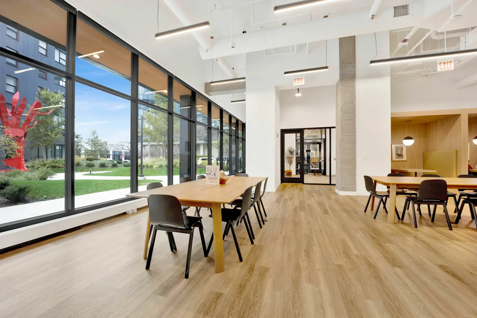 Work space at Post Chicago Apartments - Affordable apartments in Lincoln Park Chicago