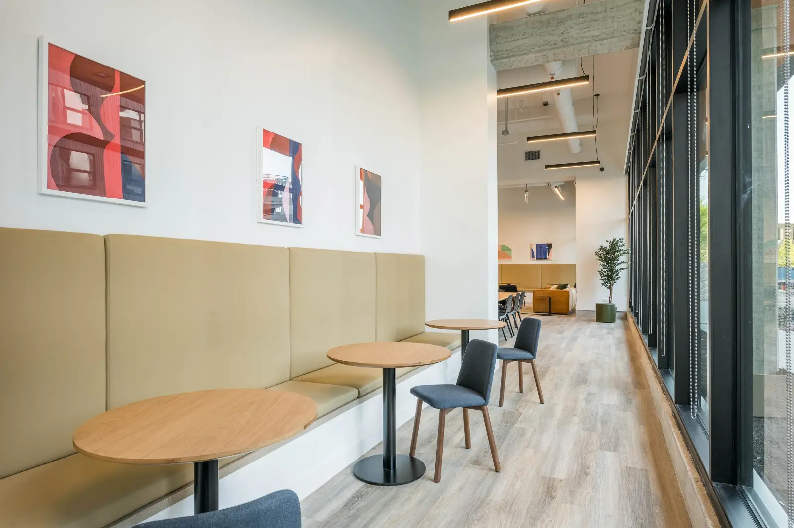 Modern resident lounge at Post Chicago - Lincoln Park furnished apartments